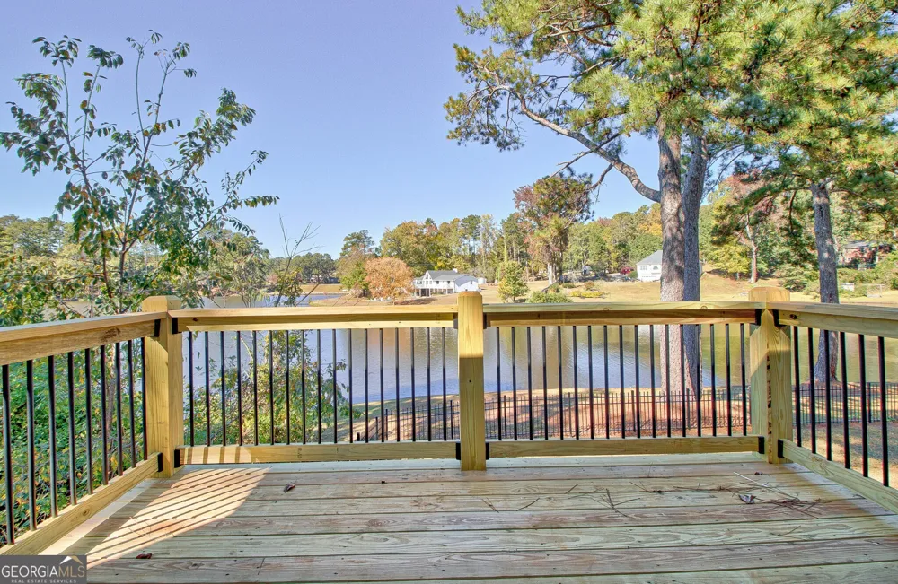 30 Hawthorne DR Newnan, GA 30263
