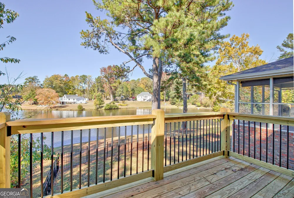 30 Hawthorne DR Newnan, GA 30263
