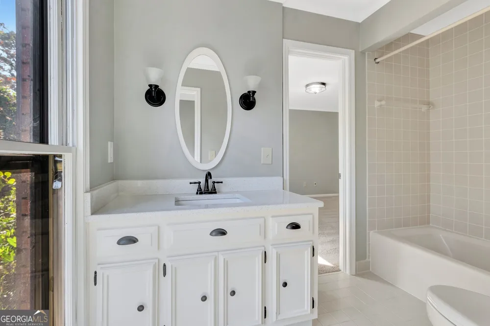30 Hawthorne DR Newnan, GA 30263