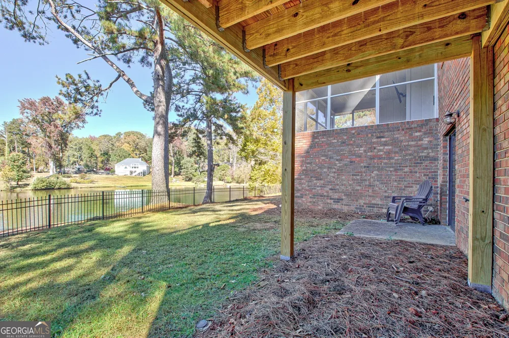 30 Hawthorne DR Newnan, GA 30263
