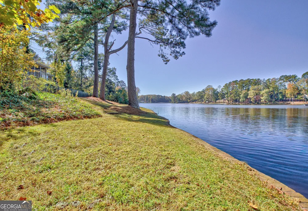30 Hawthorne DR Newnan, GA 30263