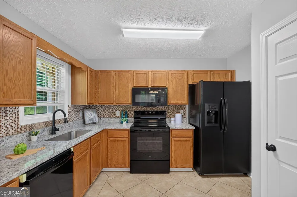 195 River Oak CT Temple, GA 30179
