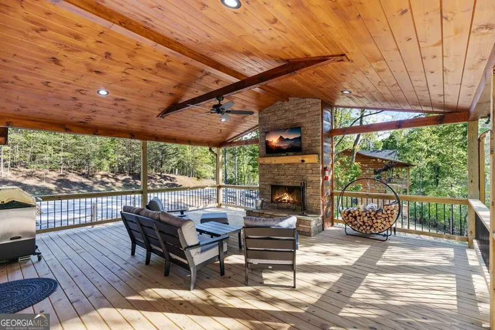 66 Ross DR Mineral Bluff, GA 30559