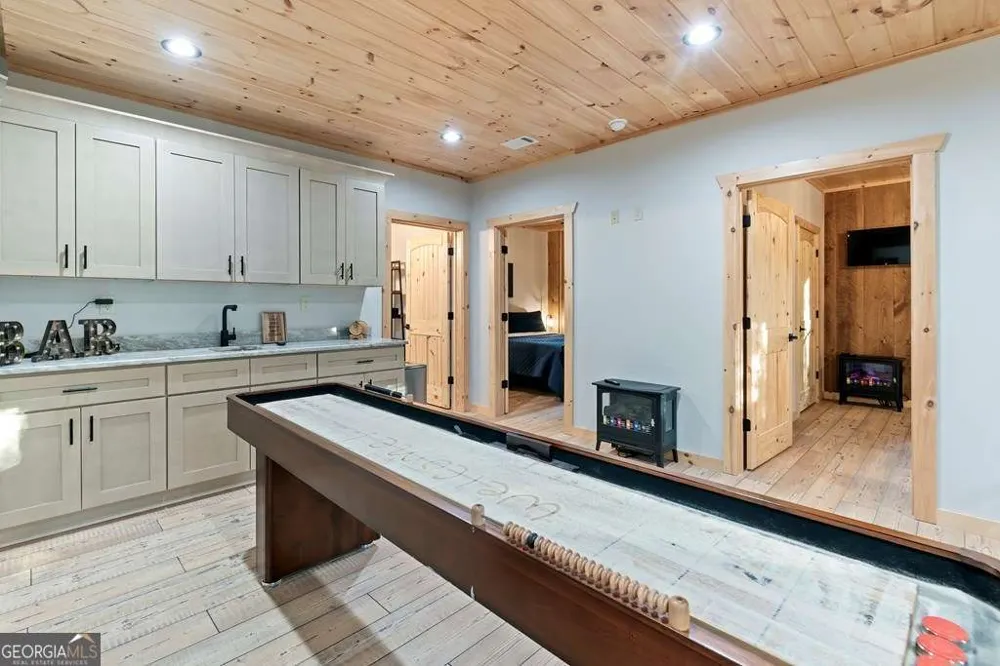 66 Ross DR Mineral Bluff, GA 30559