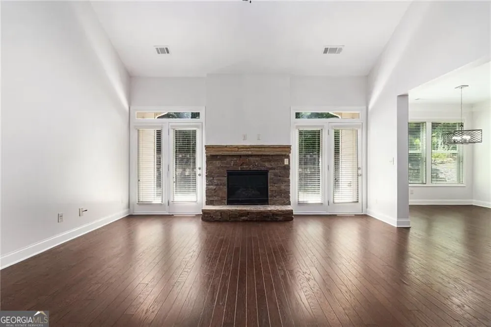 2200 Spring Sound LN Buford, GA 30519