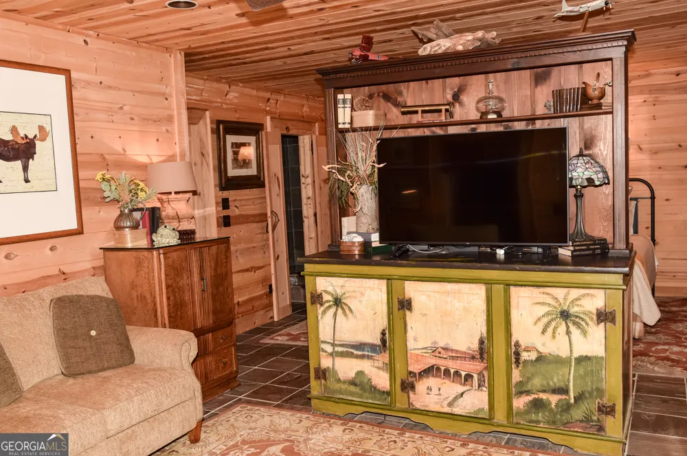 456 Bull Frog LN Clayton, GA 30525
