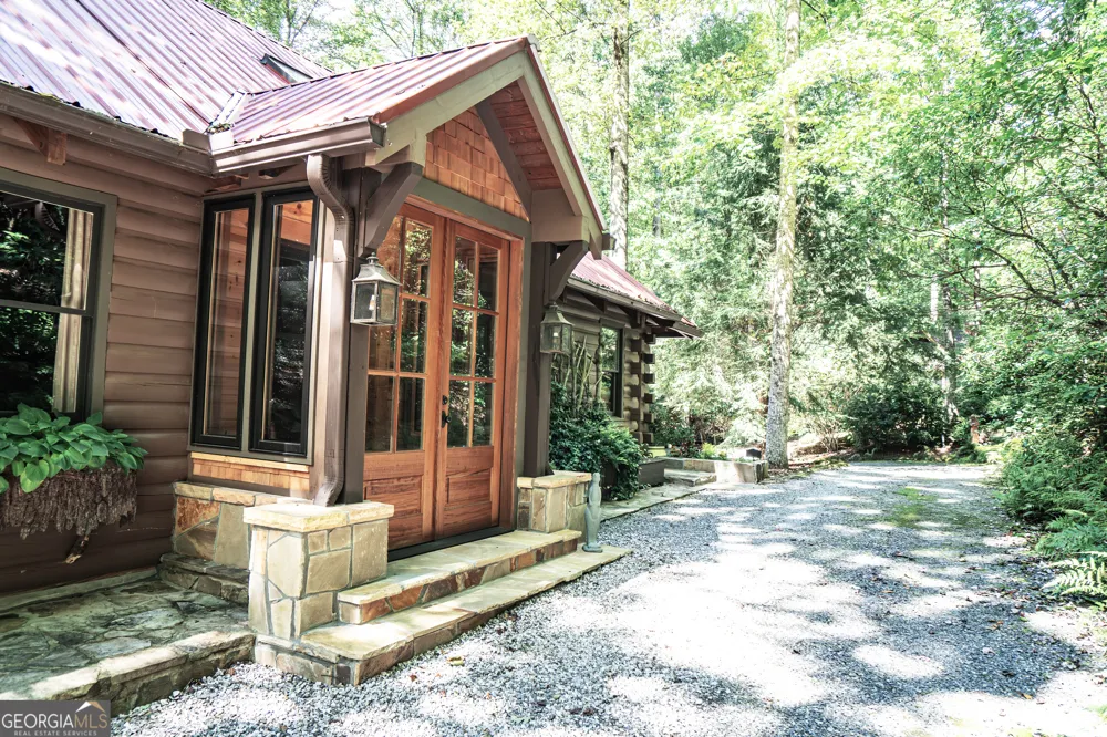 456 Bull Frog LN Clayton, GA 30525
