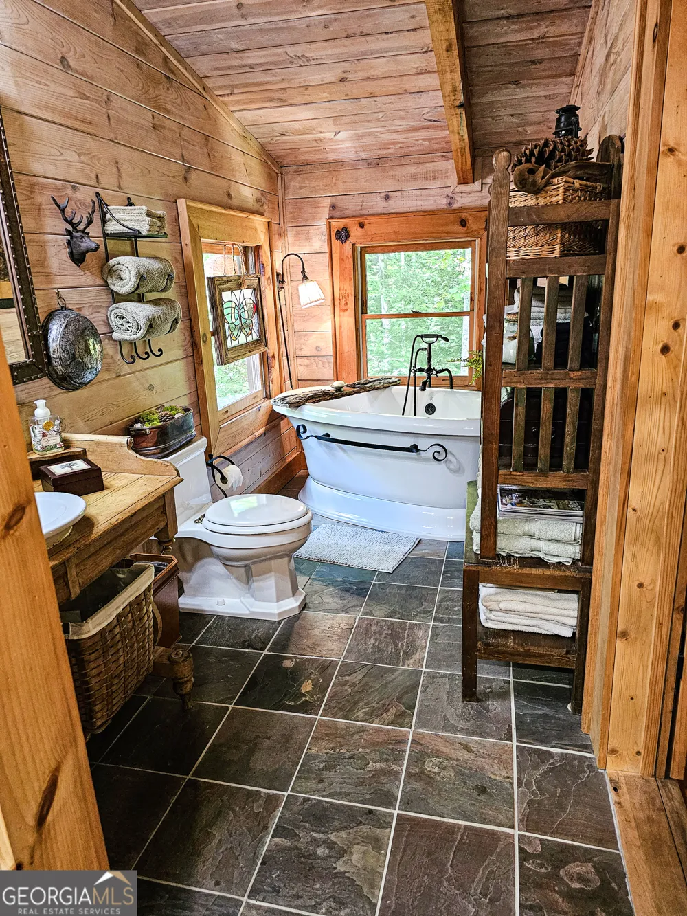 456 Bull Frog LN Clayton, GA 30525