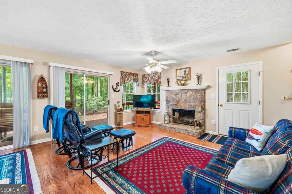 198 Winding River RD Eatonton, GA 31024