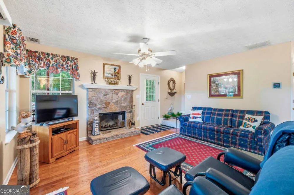 198 Winding River RD Eatonton, GA 31024