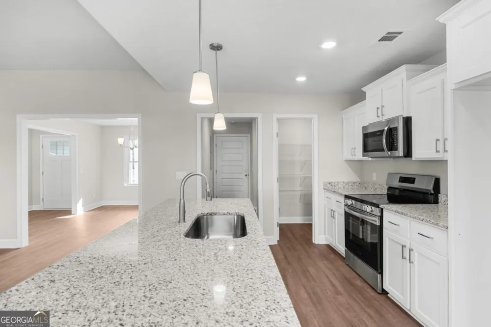 516 Doyle LN Statesboro, GA 30458