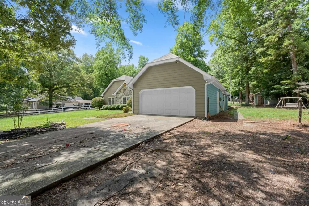 5015 Logans RUN Loganville, GA 30052