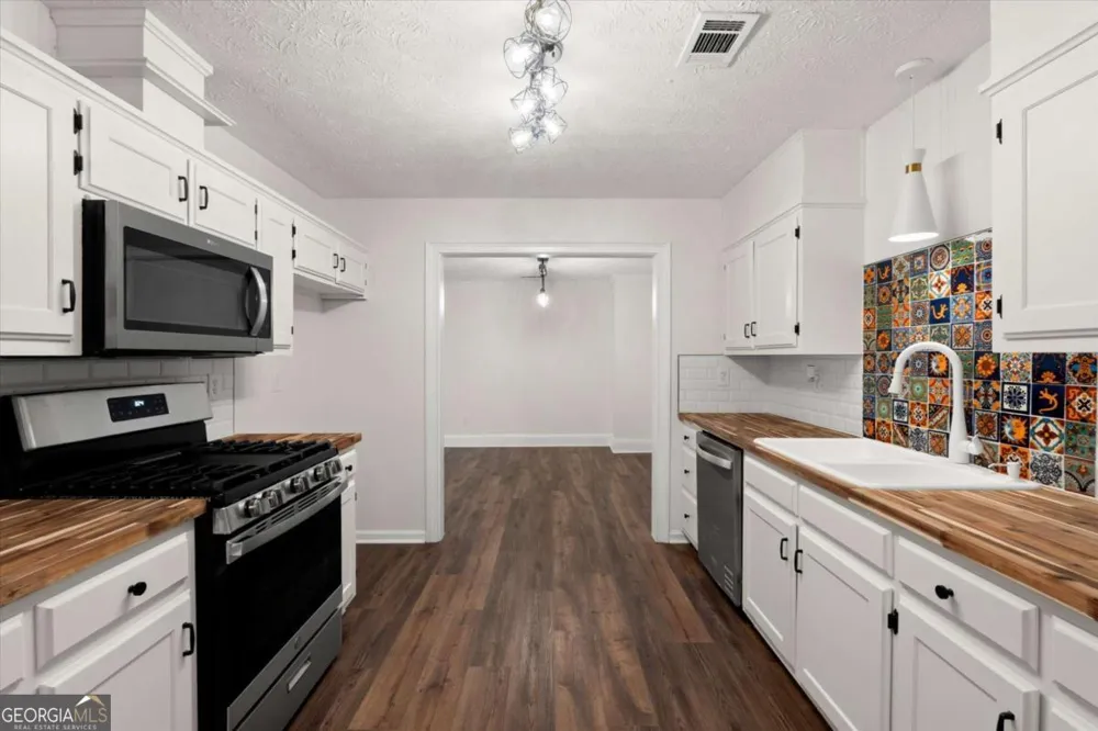 5015 Logans RUN Loganville, GA 30052
