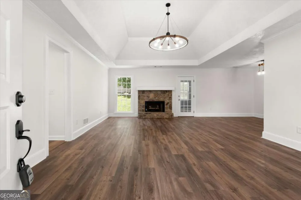 5015 Logans RUN Loganville, GA 30052