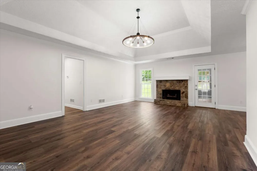 5015 Logans RUN Loganville, GA 30052
