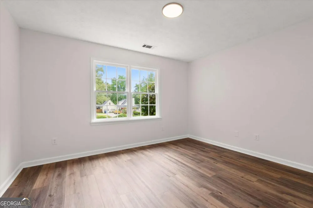 5015 Logans RUN Loganville, GA 30052