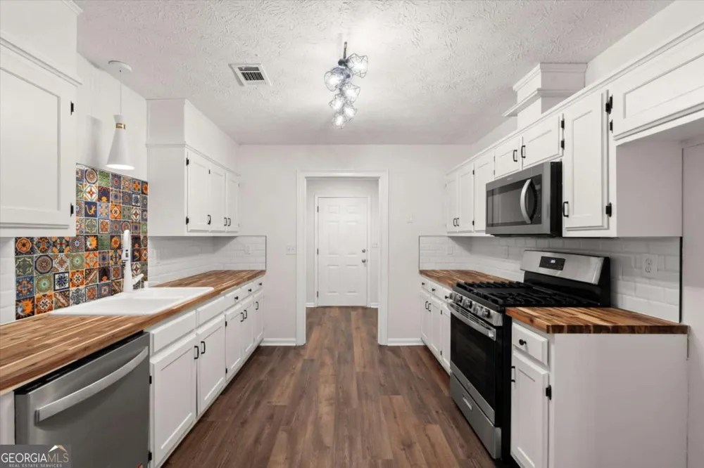 5015 Logans RUN Loganville, GA 30052