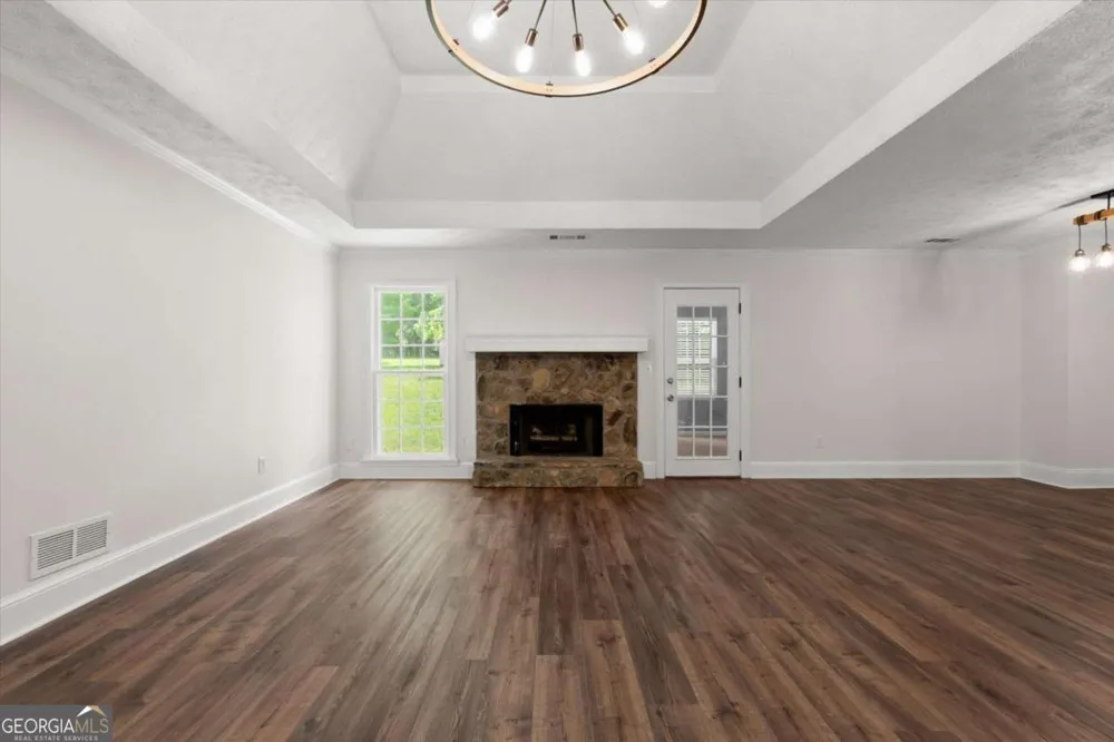 5015 Logans RUN Loganville, GA 30052