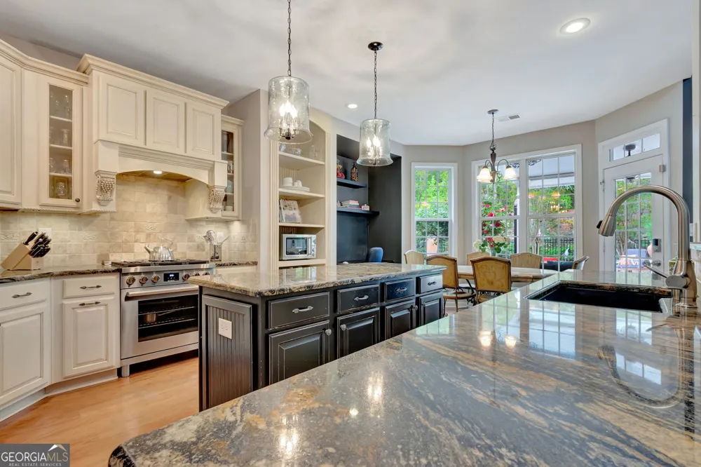 374 Persimmon DR Sharpsburg, GA 30277