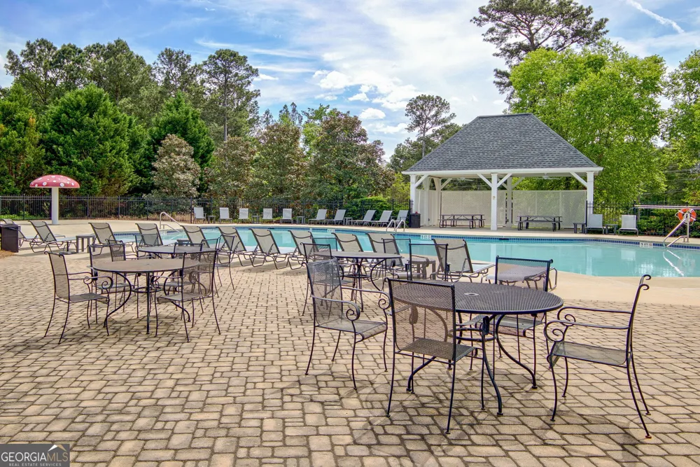 374 Persimmon DR Sharpsburg, GA 30277