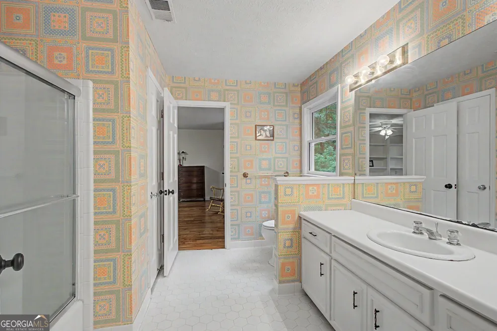 160 Sandy Lake CIR Fayetteville, GA 30214