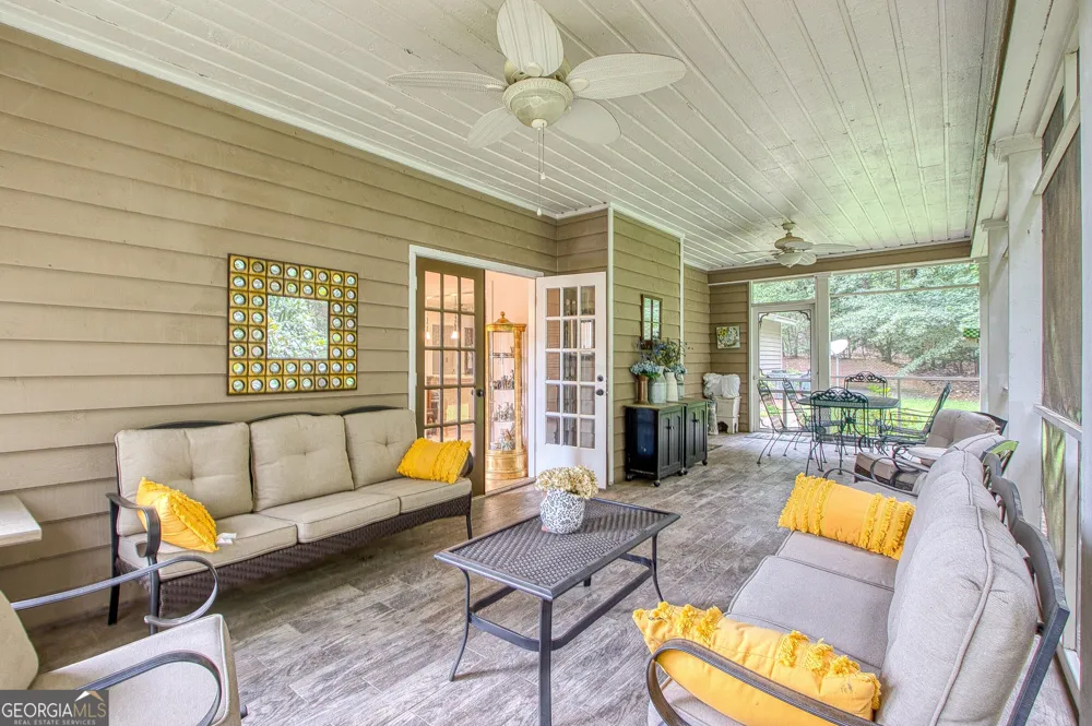 160 Sandy Lake CIR Fayetteville, GA 30214