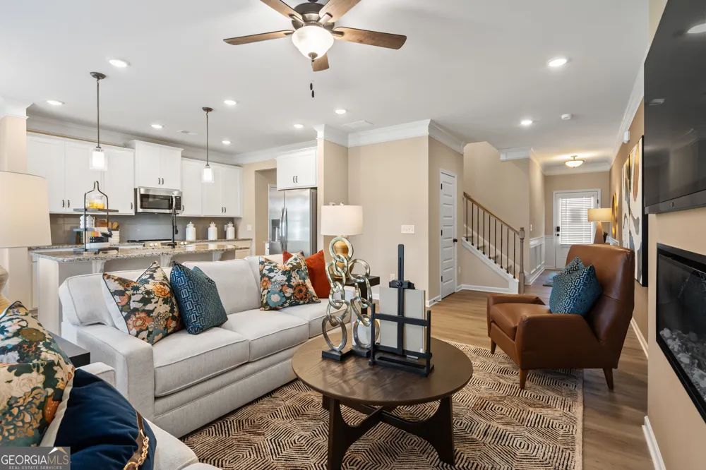 832 Crescent DR Riverdale, GA 30274