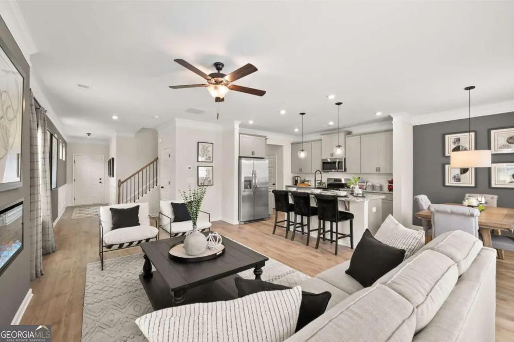 828 Crescent DR Riverdale, GA 30274