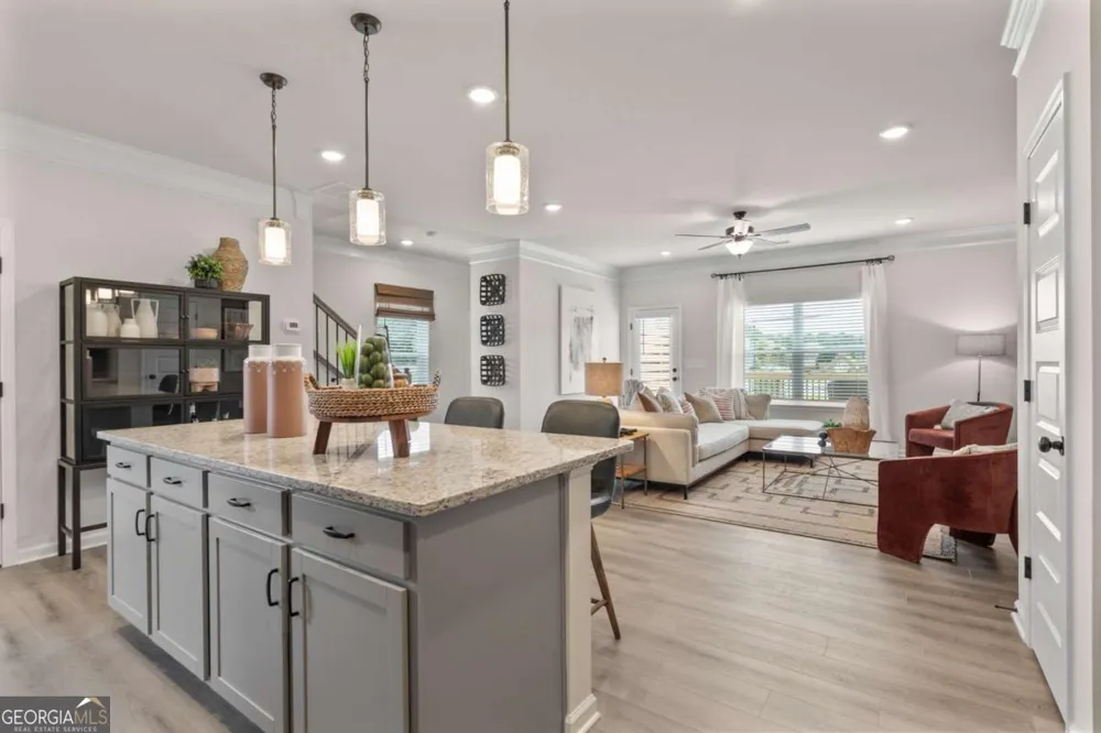 826 Crescent DR Riverdale, GA 30274