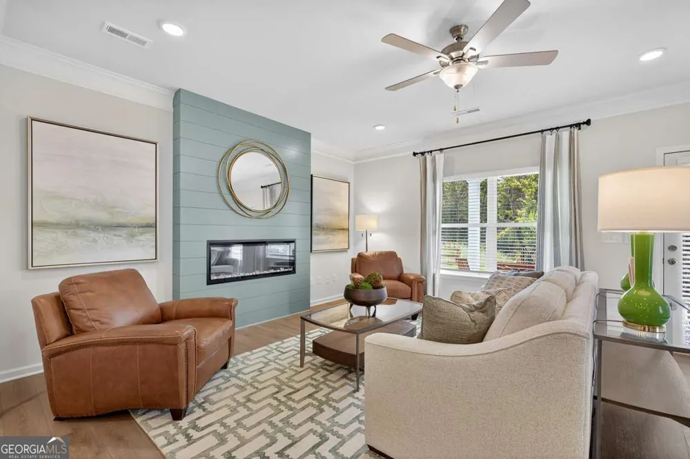 829 Crescent DR Riverdale, GA 30274