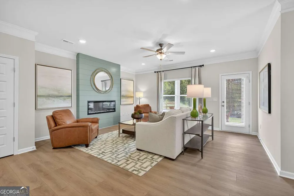829 Crescent DR Riverdale, GA 30274
