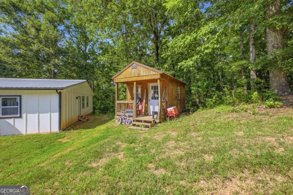 379 Bozeman RD NW White, GA 30184