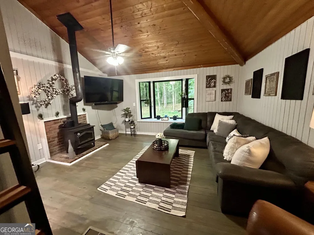 73 Arthur Anderson RD Dahlonega, GA 30533