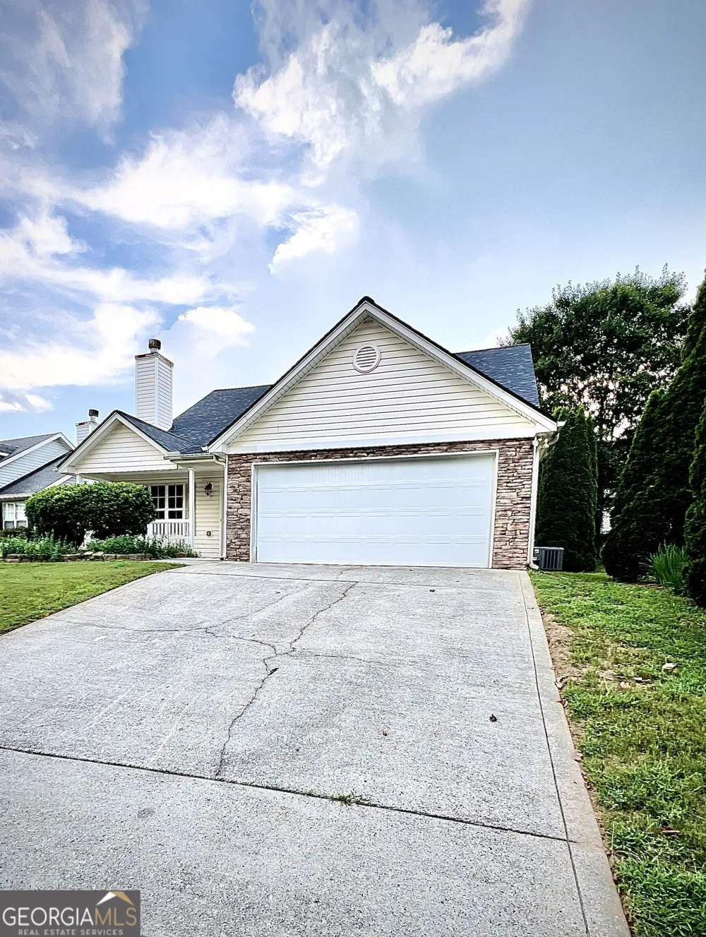 417 Hillcrest CMN Canton, GA 30115