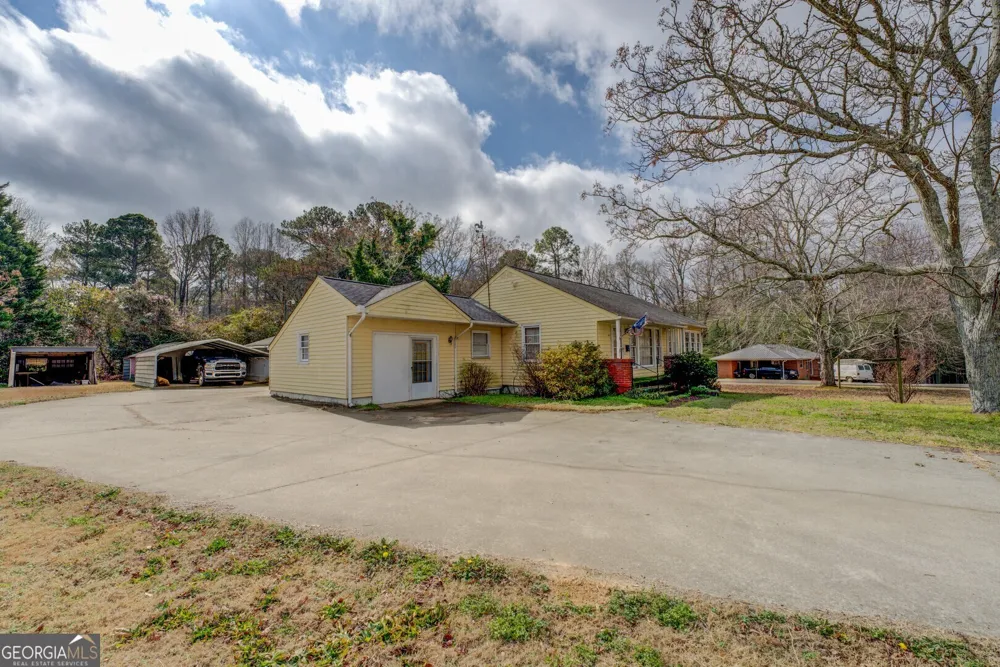 908 Nelson ST Jackson, GA 30233