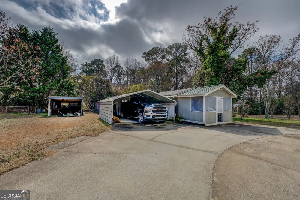 908 Nelson ST Jackson, GA 30233