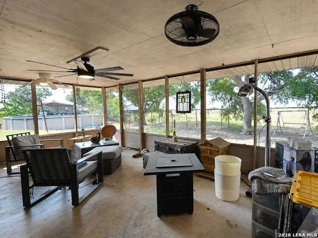 5032 S SANTA CLARA RD Seguin, TX 78155