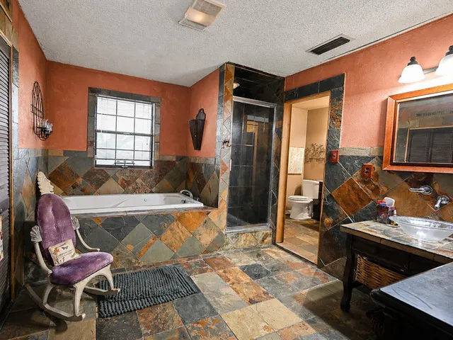 5032 S SANTA CLARA RD Seguin, TX 78155