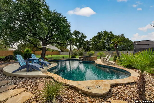 1641 Clover rdg Pleasanton, TX 78064