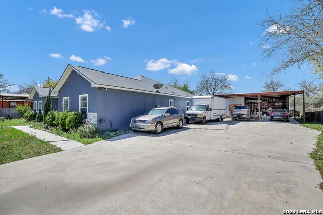 23007 DREAM VIEW DR Elmendorf, TX 78112