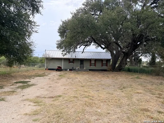 1008 MAIN ST Pleasanton, TX 78064