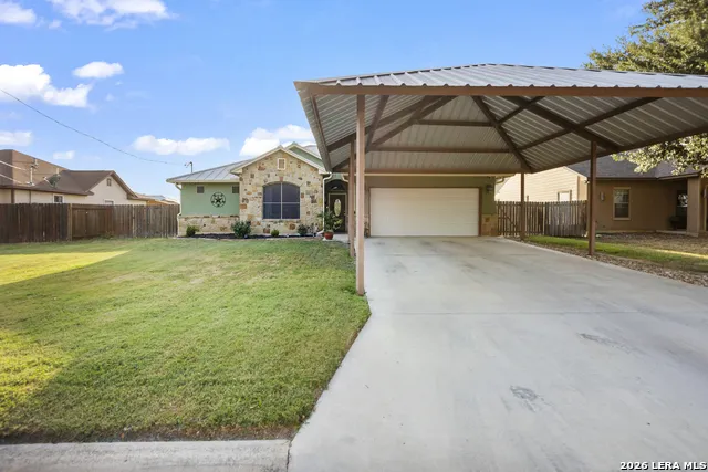 985 Boyd Poteet, TX 78065