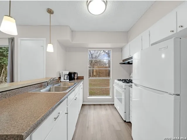 6706 RED BLF San Antonio, TX 78218
