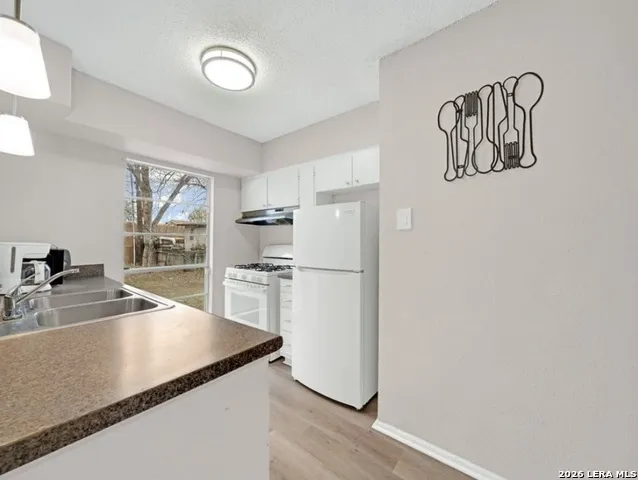 6706 RED BLF San Antonio, TX 78218