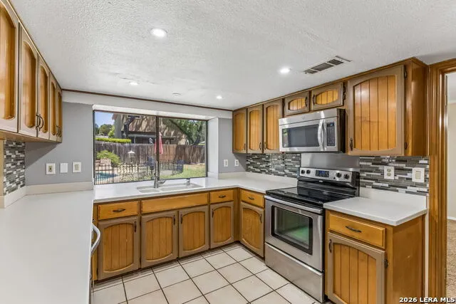 15222 Oak Spring St San Antonio, TX 78232