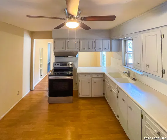 1512 E BOWIE ST Beeville, TX 78102