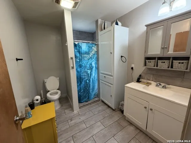 16472 STATE HIGHWAY 16 Poteet, TX 78065