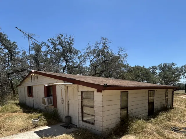 212 MAJESTIC OAKS DR Poteet, TX 78065