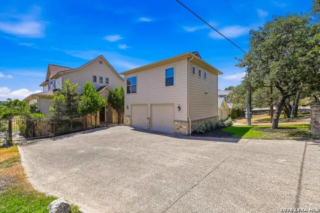 1745 W LAKESIDE DR Canyon Lake, TX 78133