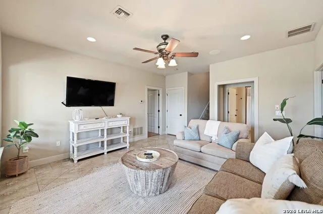 1745 W LAKESIDE DR Canyon Lake, TX 78133